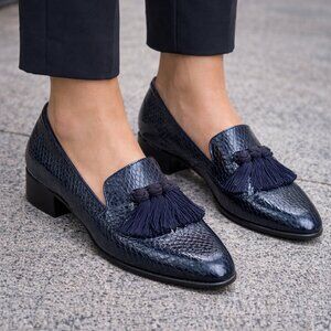 Stuart Weitzman loafer, tassels, navy snake skin, EUC, sz 6, block/ stacked heel
